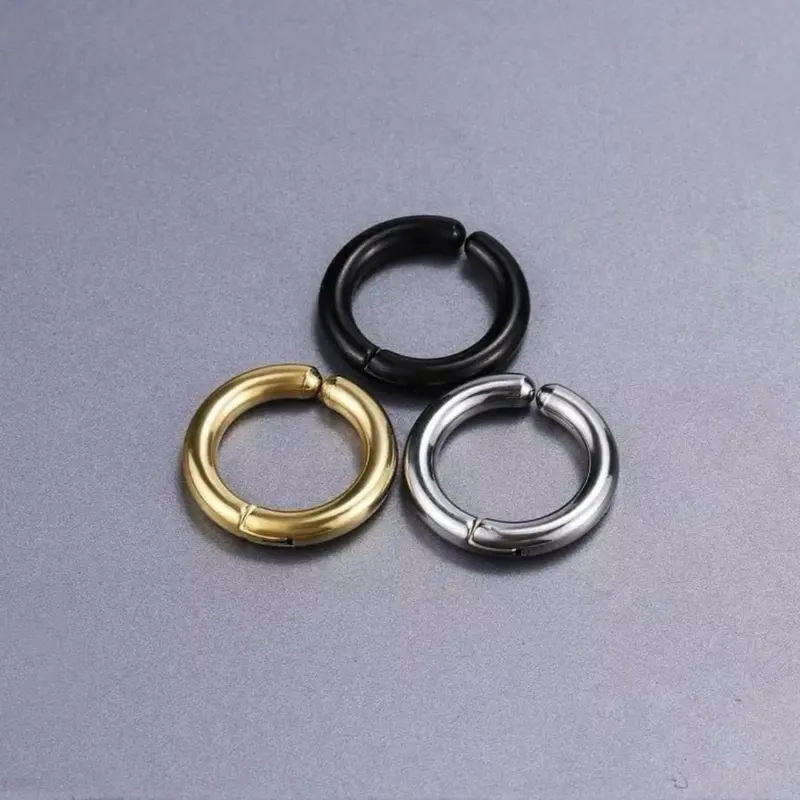 (COD) Anting Hoops Jepit Tanpa Tindik Pria Wanita Titanium Aksesoris Fashion Earrings Antikarat Silver Hitam 4