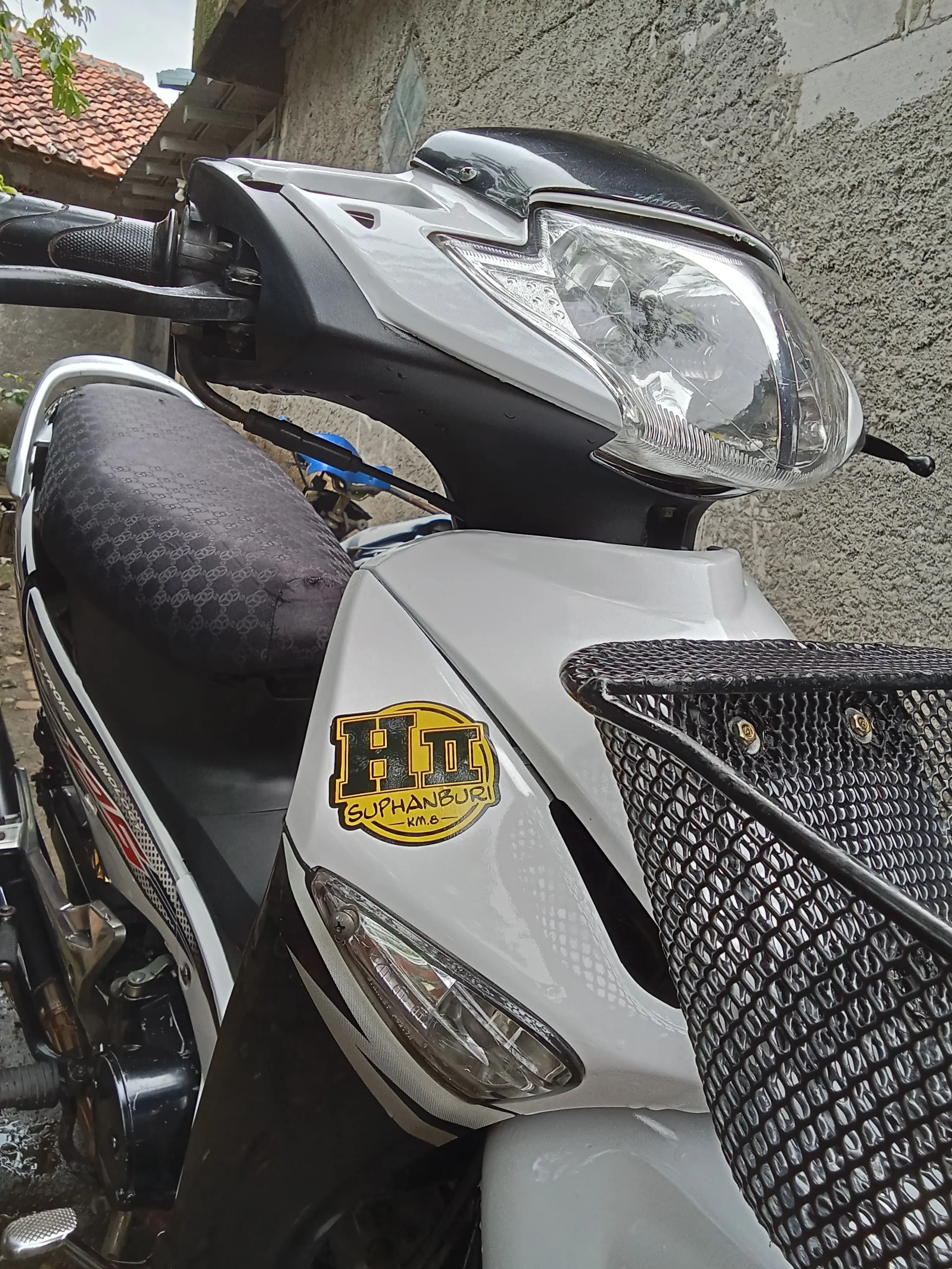 Stiker Suphanburi Km 8 Viral Motorcycle Murah - Desain Kekinian dan Kualitas Tinggi psknmtc