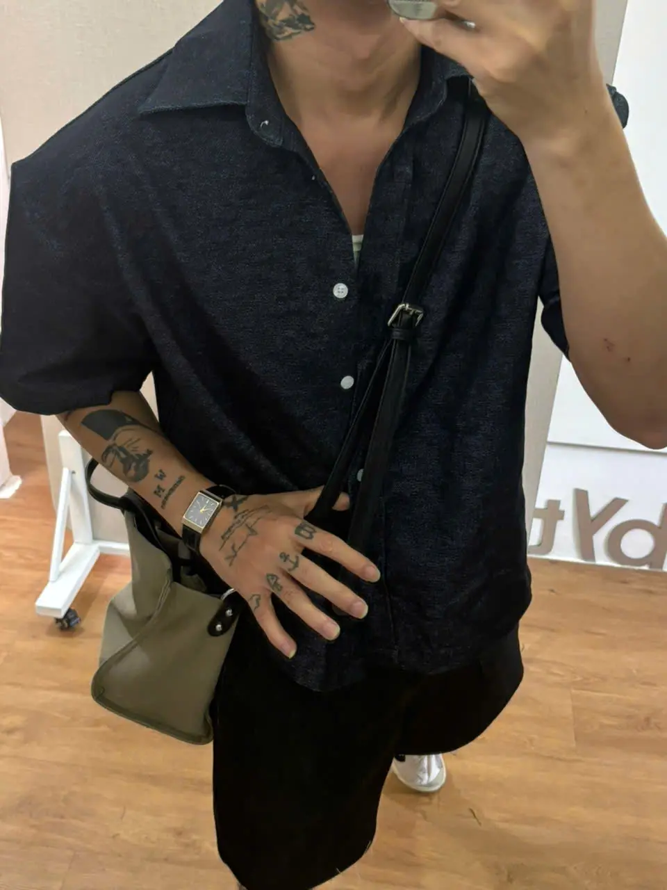 ÁO SƠ MI BOXY TAY NGẮN DENIM MÀU XANH ĐỐM ĐEN MÃ 431