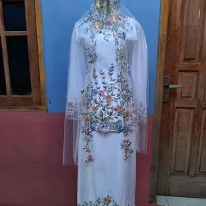 kebaya akad melayu motif bunga free veil hijab kualitas butik Wanita Muslim Mewah Pesta