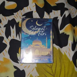 [MIKA ISI 50] Amplop Lebaran Model Baru 2026  Hari Raya Idul Fitri Angpao Motif Karakter Lucu Ramadhan Isi 50 Lembar Dengan Desain Menarik Bahan Glossy Paper Art Import Tebal