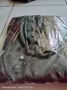 Product Review of Jaket pria distro Bandung hoodie keren grosir pakaian pria jaket pria keren jaket cowok jaket parasut jaket parasut pria jaket parka jaket pria distro Nyaman   parasut cougle Bomber Waterproof Semi Casual Logo Bordir Hitam Tebal jersey set from I**a F**i 0