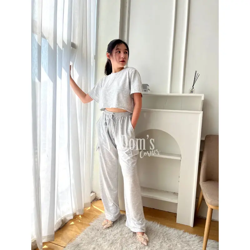 Domscorner - Ji-Yu Cargo set - celana cargo - atasan crop top - basic shirt - basic tee - kaos polos - set ala korea - baju ala korea - cargo pants Karet Katun 0