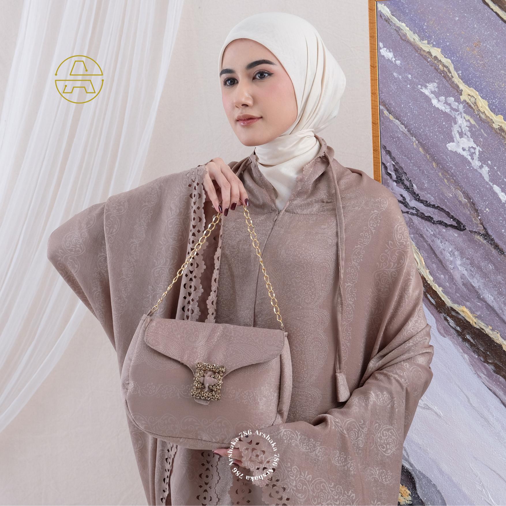 Arshaka 786 - Mukena Dewasa Mewah Sutra Santorini Silk Bunga Lux Laser Cut 2in1 Yasmine Series Arshaka Arshaka 786 - Mukena Dewasa Mewah Sutra Santorini Silk Bunga Lux Laser Cut 2in1 Yasmine Series Arshaka