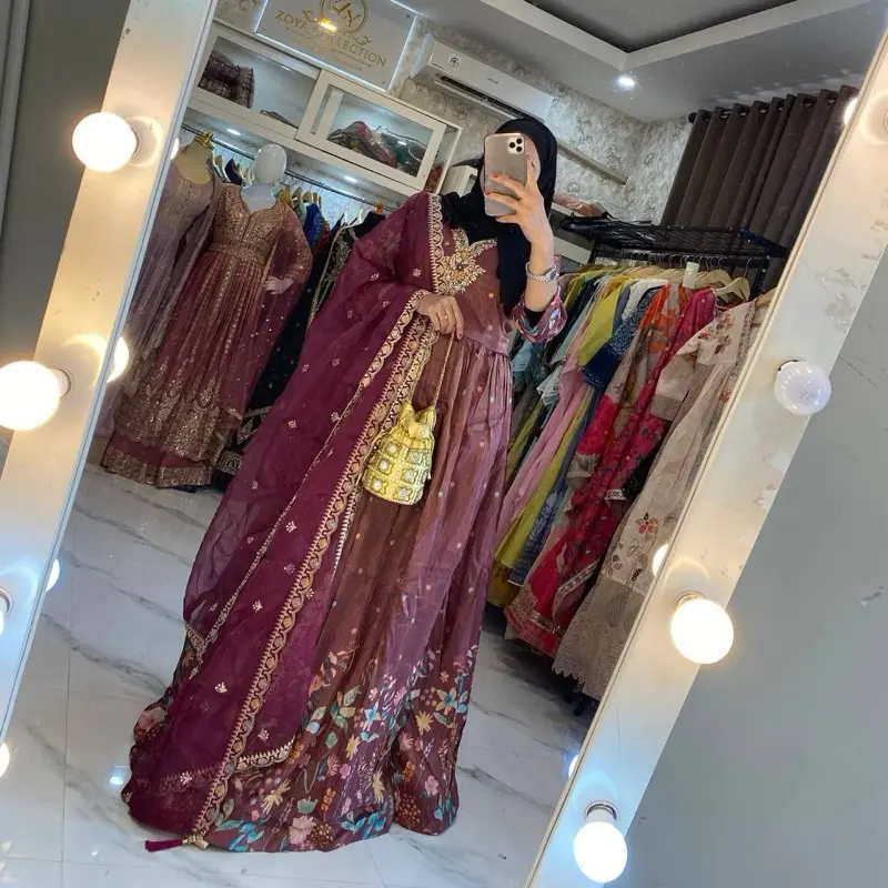 GOWN INDIA PREMIUM SUTRA MARON