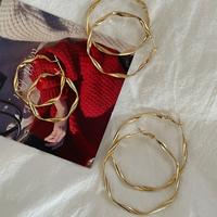 Gambar EAR PARTNER-925 Jarum Perak Anting-anting Moebius lingkaran besar untuk wanita, desain eksklusif yang elegan, Anting Hoop Perak Retro Kualitas Tinggi - Original Gaya Korea Elegan | Gratis COD - Keperakan Kecil dari EAR PARTNER Kota Administrasi Jakarta Utara 5 Tokopedia