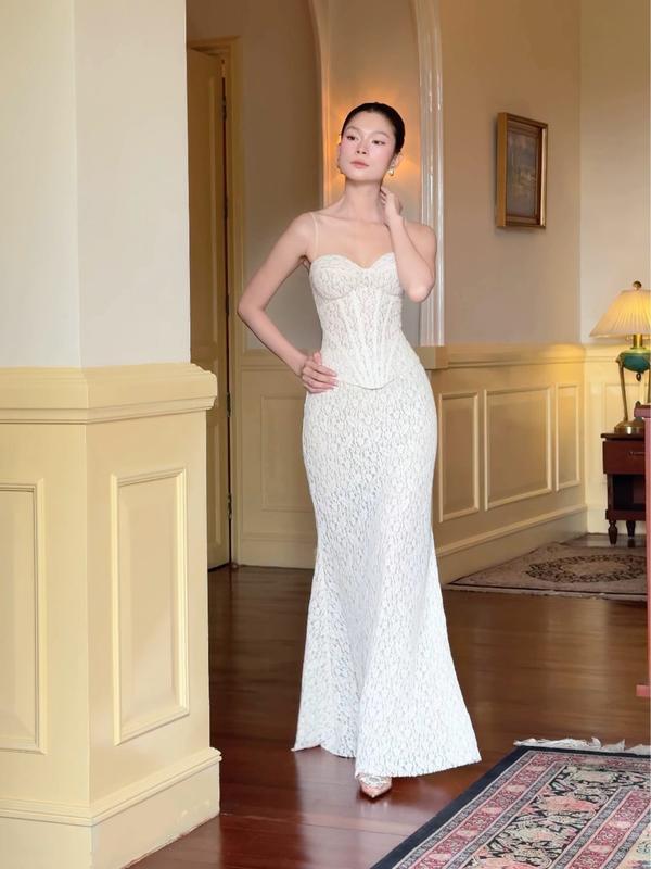  SÒ VINTAGE - ELENA set gồm áo corset và chân váy ren lót lưới 