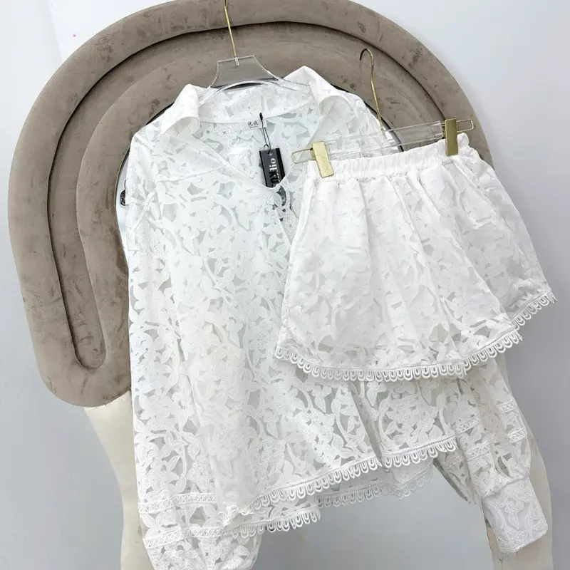 Sét ren hoa cổ V tay bồng phối ren xinh lắm ạ 1