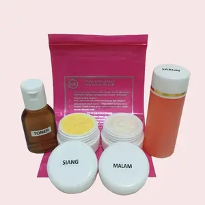 cream HE3TTY NUGRAHATI Cream 15grHN HE3TTY NUGRAHATI ORI Pot Polos 4in1 cream flek