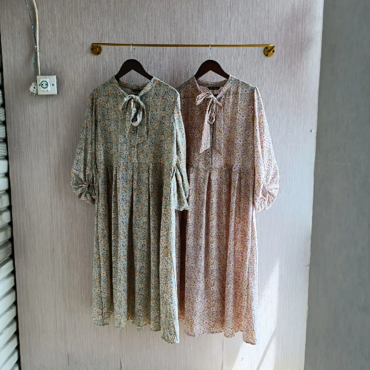 midi dress crinkel motif bunga