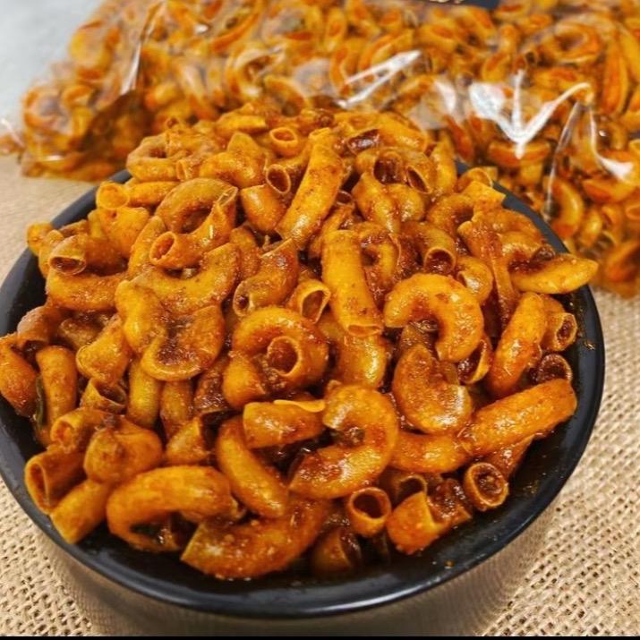 500gr makaroni cikruh pedas daun jeruk snack renyah jajanan viral makanan enak Cemilan Camilan Food 3