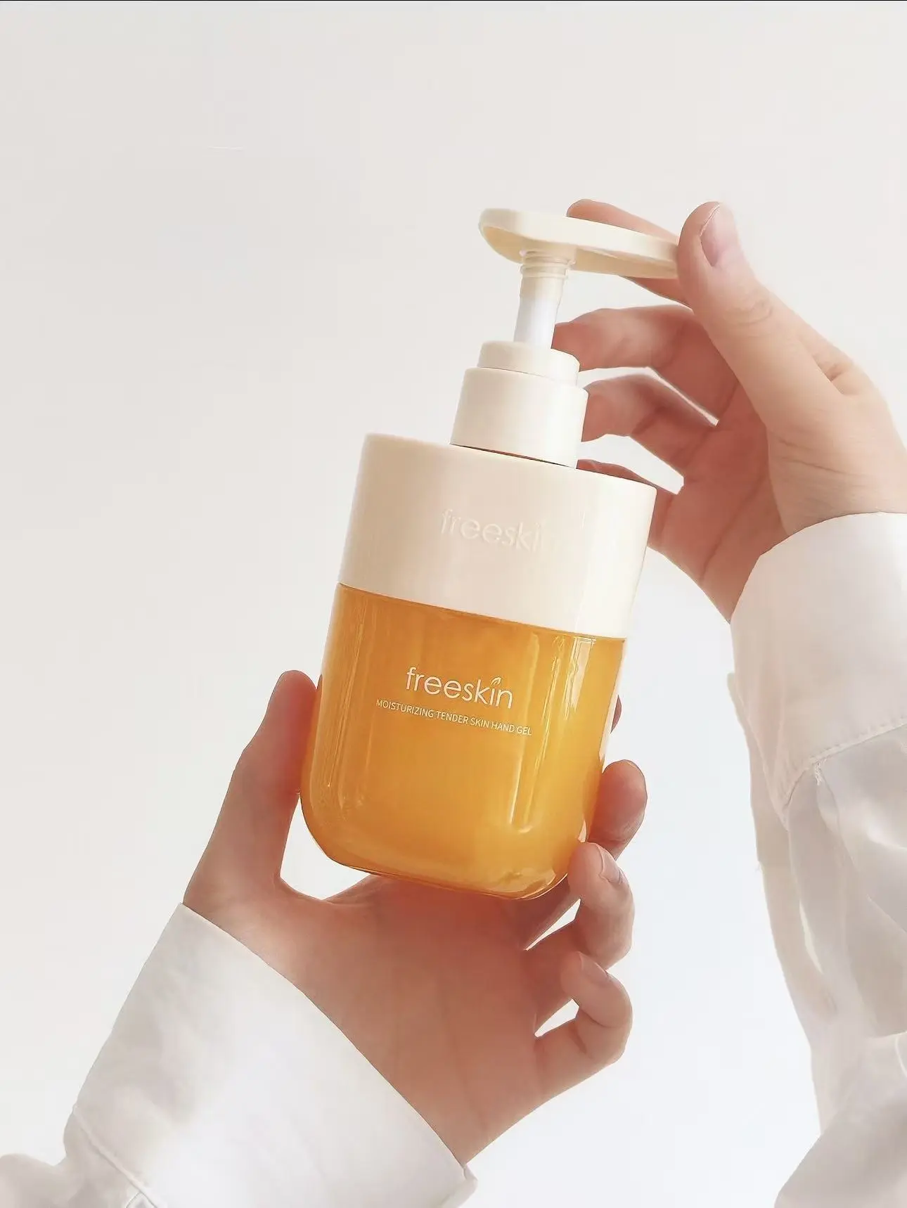 freeSkin ハンドジェル310ml コラーゲン配合 ビタミンC うるおい美肌 