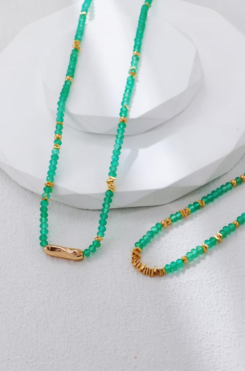 Product Introduction of S925 Silver Vintage Gold Green Agate Bracelet 2