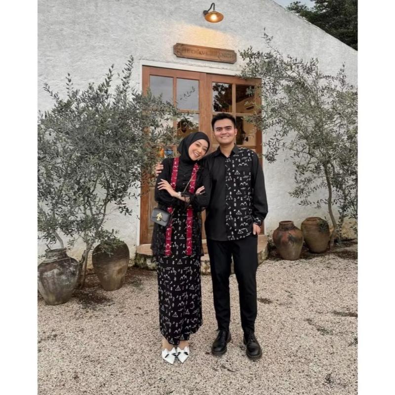 Kebaya Couple Semi S E I A Model Kutu Baru  Set Tunik Lamaran Tunangan Outer Wanita Kekinian Baju Batik Couple Kondangan Rok Lilit 3