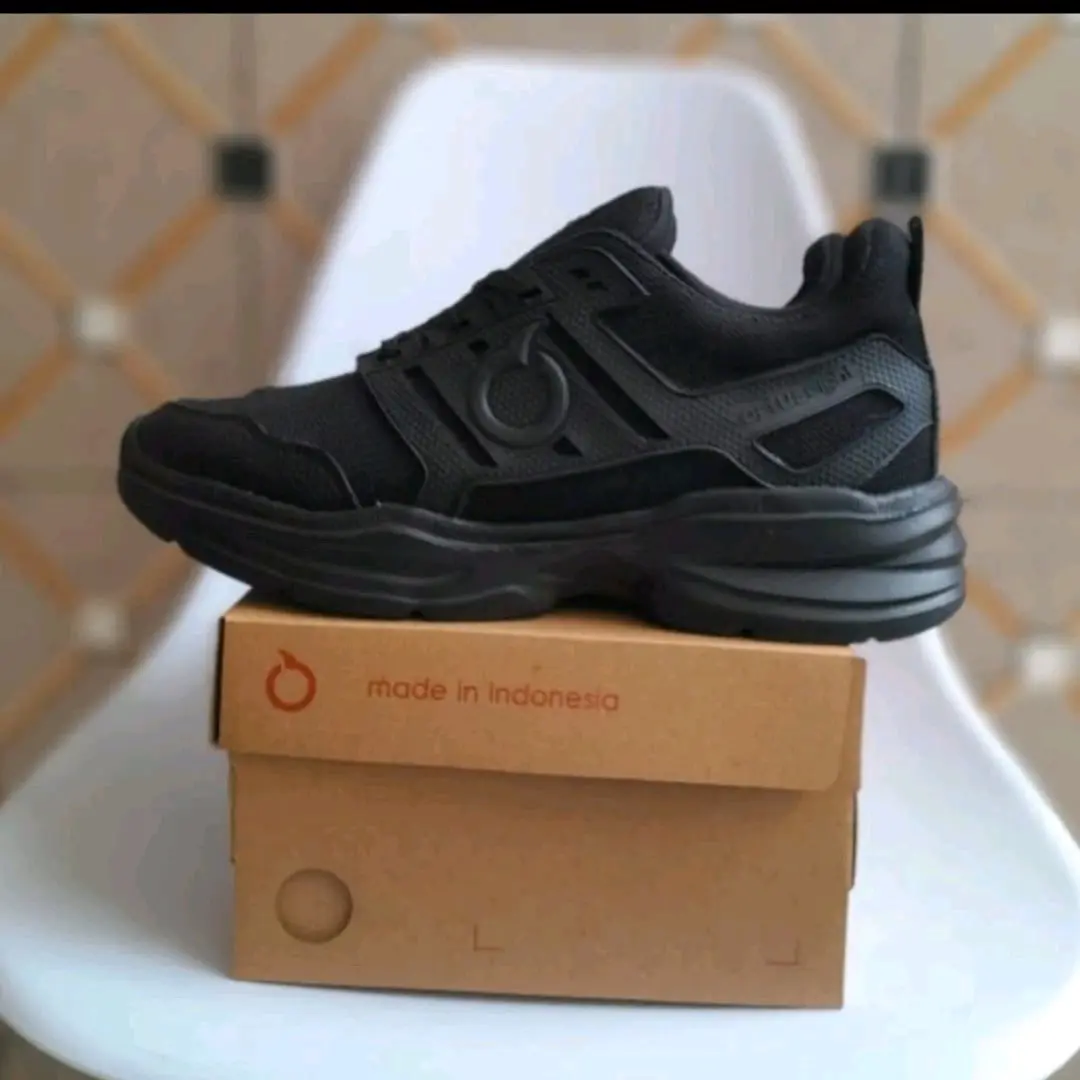 sepatu running dewasa sepatu lari/joging pria/wanita Lari Pria