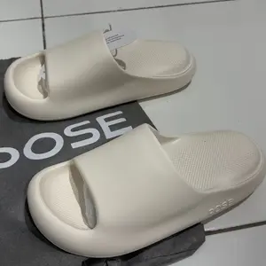 【SPECIAL CUMAN HARI INI】【KHUSUS DI LIVE】POSE Cloud Bounce Cat PawSandal  Anti Selip  Nyaman  Elastis  Materi EVA Cocok untuk Aktivitas di Dalam dan Luar Unisex Home Living 2025 5819