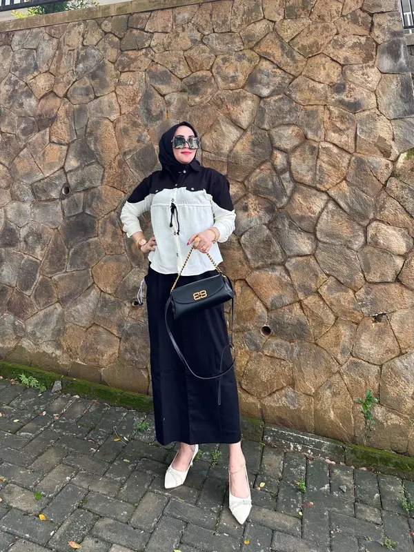 Kimmy Black OneSet Cargo - Setelan Wanita Fit Twill Karet Tangan Panjang 2