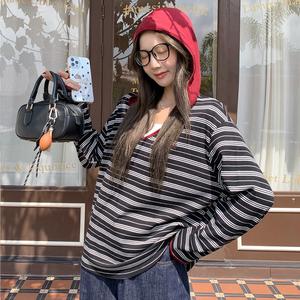 Women's striped T-shirt, V-neck striped loose fit with black and white contrasting edges, embroidered hooded long-sleeved T-shirt, women's street T-shirt, early autumn outfit striped top, inner layer base layer, loose top for women's clothing 3749 Casual