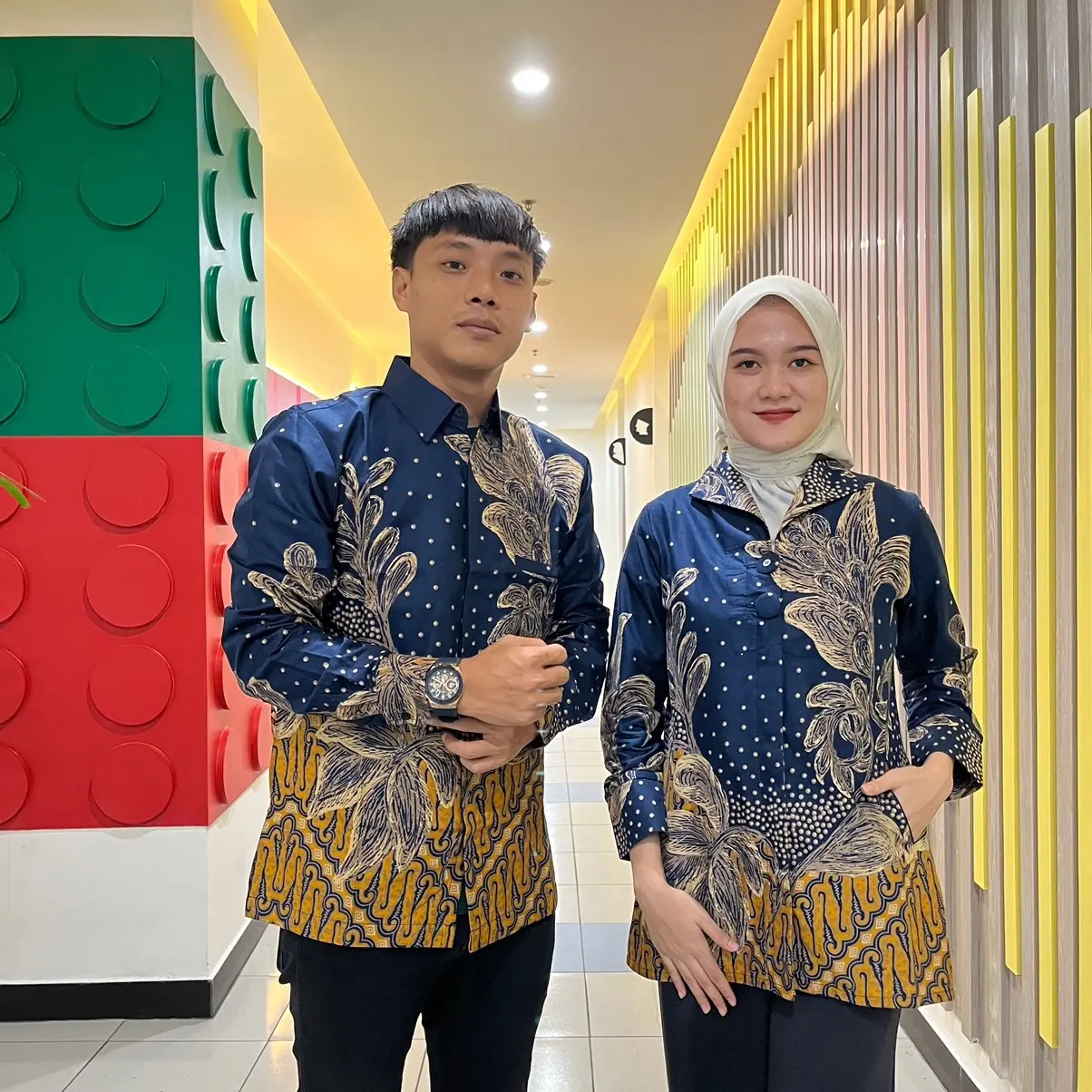 Baju batik blous couple pasangan pria lengan panjang bahan katun lapisan puring full tricot ready seragaman - ANGGREK NAVY KUNING BLOUS