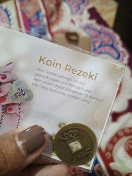 Product Review of April Gallery - Paket 3 Gelang Tridatu Mantra Panca Rose Cinta Perempuan Laki-laki Batu Aksesoris Benang Putih Bracelet from u**2 2
