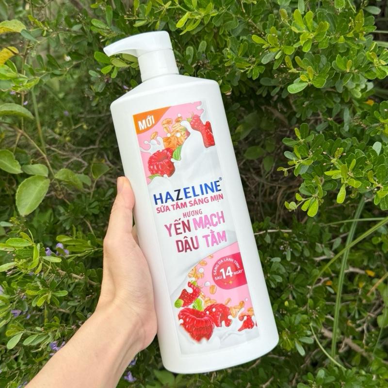Sữa Tắm Hazeline Sáng Mịn Dưỡng Ẩm Chiết Xuất Yến Mạch Dâu Tằm 1Kg