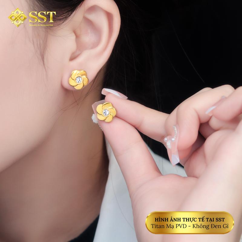  Bông tai Titan SST Kiểu bông hoa 5 cánh có nhụy đính đá thanh lịch Không Đen Gỉ BT86 