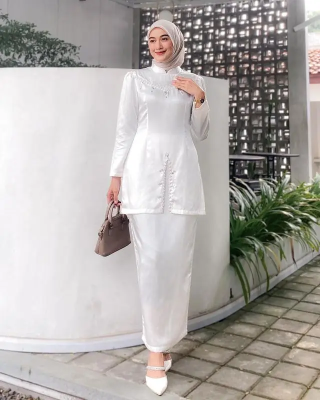 FAYRA One Set Baju Kurung Melayu Dress Pesta Payet Swarosky Mewah Burgundy Gamis Lebaran 2025 Idul Fitri Gaun Karet Muslim Kondangan Wanita malay Satin Silk Panjang Remaja Rempel Dewasa Setelan elegan Span 4