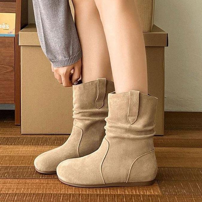 【Vận chuyển hàng Việt Nam Bốt Cổ Thấp, JINxCHOY, Phong Cách Cổ Điển Mũi Tròn, Dễ Phối Đồ, Có Đế Bằng, Làm Bằng Da Pu, Thích Hợp Cho Mùa Thu Và Mùa Đông, Hàng Mới Về, Màu Trơn Làm Bằng Lông Ngựa, Có Tay Áo, Gót Phẳng, Kiểu Cọc Phẳng, SS24