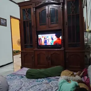 POLYTRON SMART DIGITAL TV 32" PLD 32CV1869 HD WiFi Youtube Free akses Mola & Video 12 bulan