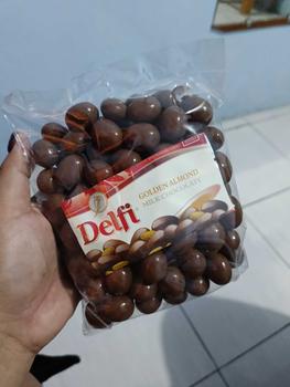 Product Review of COKELAT DELFI ALMOND & MEDE 1KG Chocolate Kering Food Coklat Snacks Makanan Cemilan Susu from d**a 1