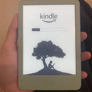 Amazon Kindle 2024 Gen 11Th 16GB EBook Reader Black / konektivitas Wifi dual band / on a single charge, based on 30 minutes of use per day Battery Life Dongle Max