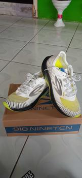 Product Review of SEPATU RUNNING 910 NINETEN HAZE 1.5 & 1.5 SE ORIGINAL from y**s 0
