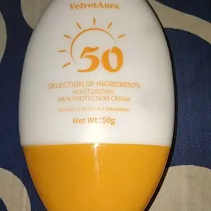 SPF50+ Sunscreen Wajah Sunblock Wajahdan Badan 50g Refreshing Non-GreasySUNBLOCK TABIR SURYA & AFTERSUN TabirSurya Pelembab Dan Pelindung Kulit WhiteningSunscreen UV Protection Premium Lotion sunscreen