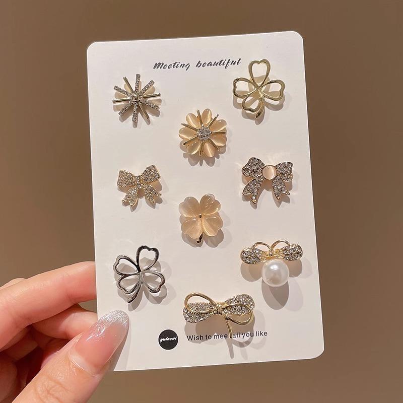 Product Introduction of V-Neck Anti-Exposure Buckle Brooch for Women 0