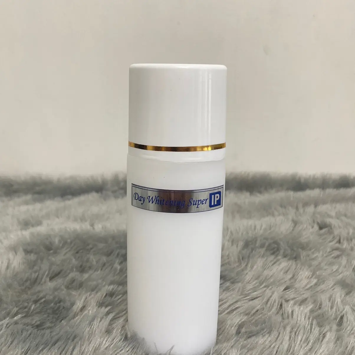 ￼DAY WHITENING SUPER IP SKINCARE LOTION PAGI HB PAGI DOSTING Mencerahkan