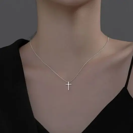 Kalung Liontin Salib Modis dan Minimalis Untuk Wanita/Kalung Rantai untuk Gadis Keren Aksesoris Elegan Silver Stainless Titanium