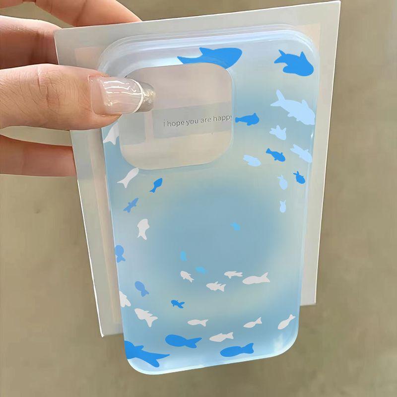 Lỗ lớn mờ ins xoáy màu xanh cá nhỏ 8 cho iPhone 16 / 15/14/13 điện thoại promax