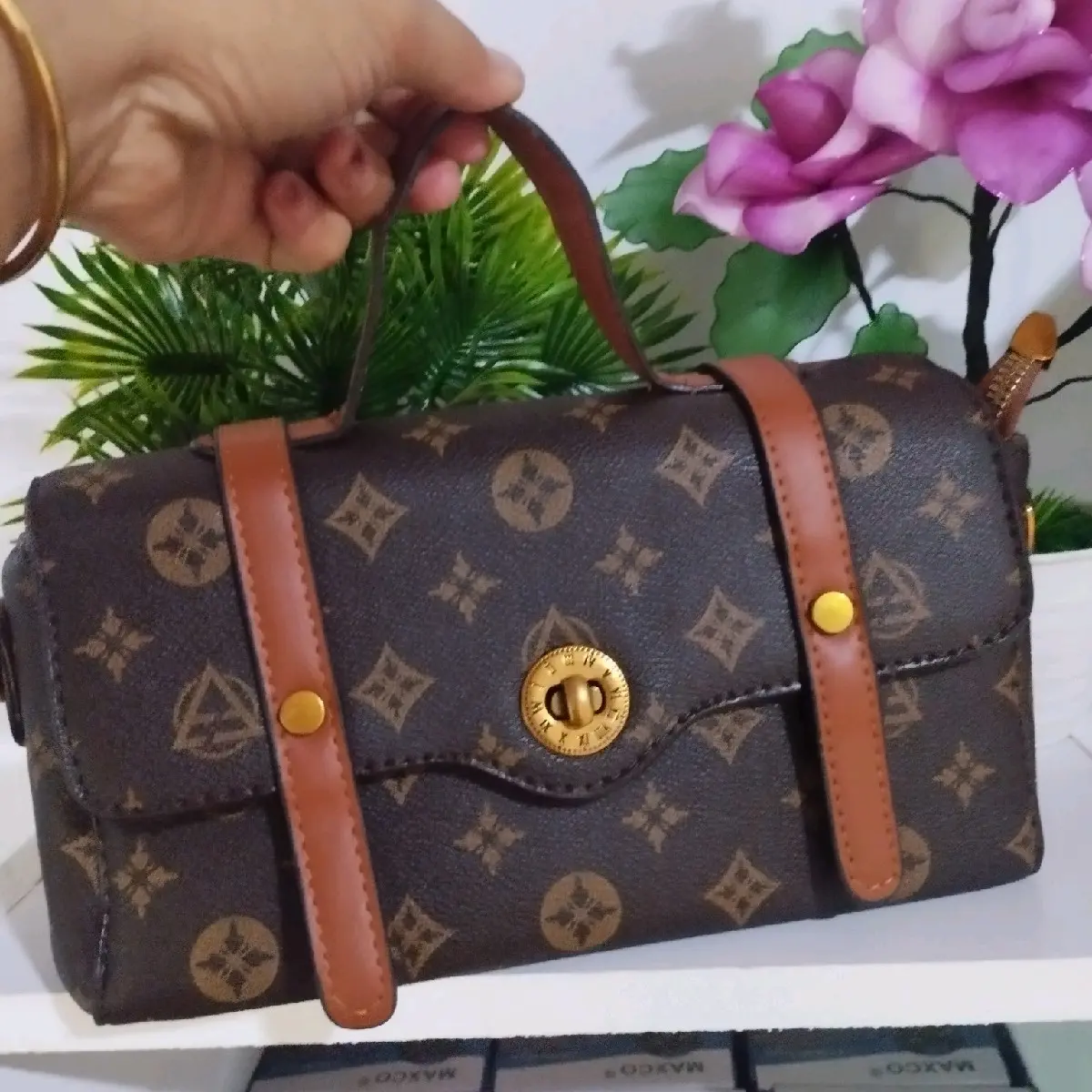 TAS TANGAN JUGA SELEMPANG Kulit PU