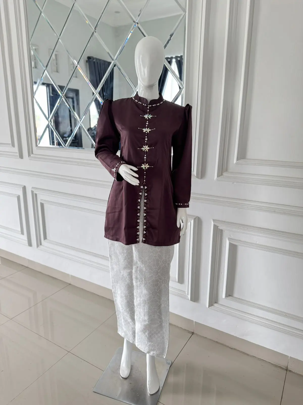 Set Kurung Melayu Tsurayaa Dress Kondangan Pesta Bridesmaid Belah Tengah Wanita Terbaru Kekinian Modern Set Rok Elegan Full Payet 2024 - Muslim, Baju