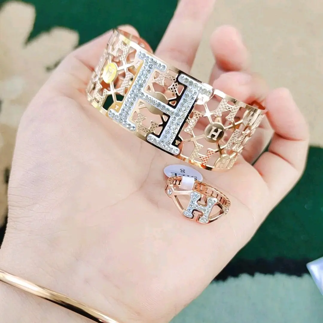 gelang titanium terbaru dubai