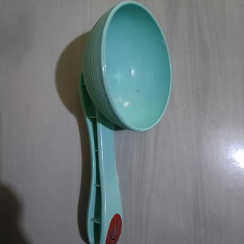 Product Review of Centong Sendok Cetakan Nasi Bulat Setengah Lingkaran alexish Mamiku / sekop nasi / Rice Mould Ladle from R**A 1
