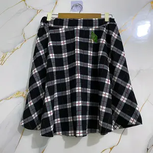 rok pendek wanita 3/4 di atas lutut kekinian bahan waffel kotak kotak