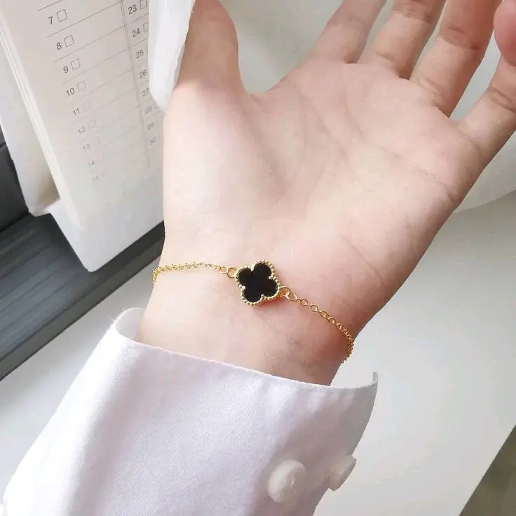 [HANO Accessories] - Gelang Bunga Clover Hitam  Polos / Clover Bracelet / Simple Bracelet / Black Clover Bracelet / Gelang Clover