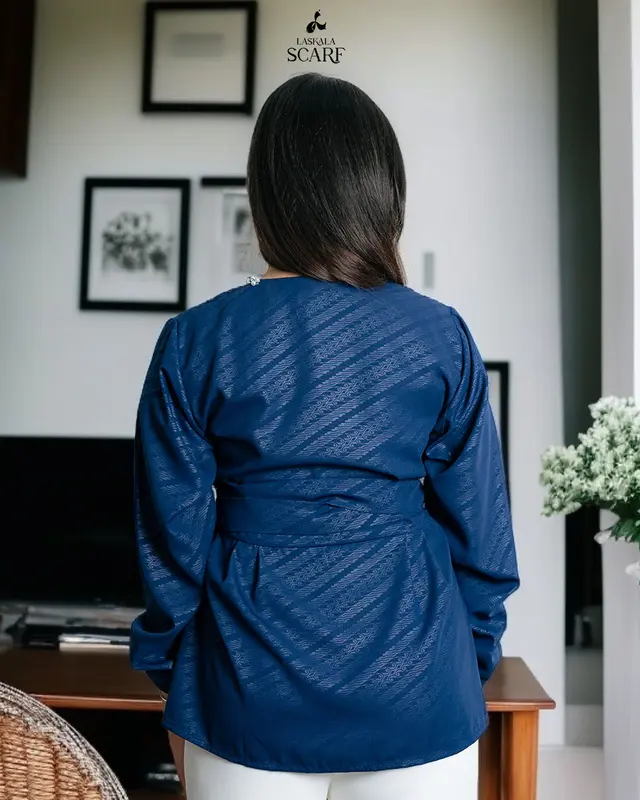 Laskala Woman Dilan Navy Blouse Batik Lengan Panjang 3