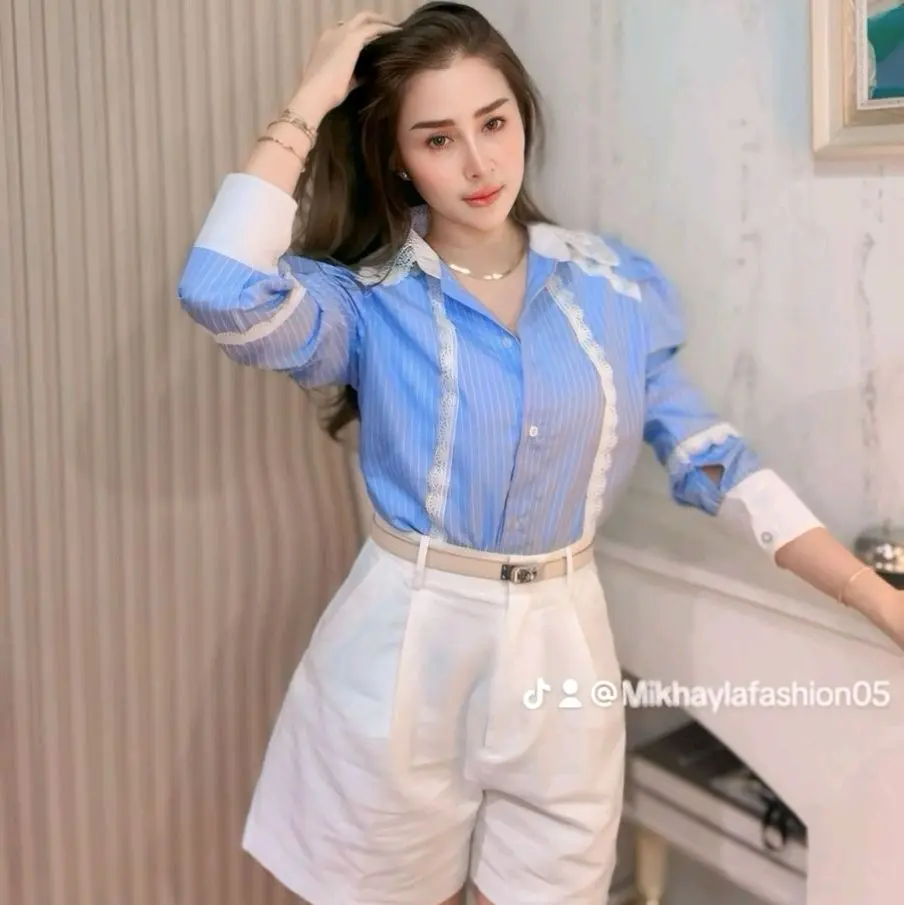 Kemeja Bloom Luna Kerah Renda Lengan Panjang untuk Wanita - Atasan