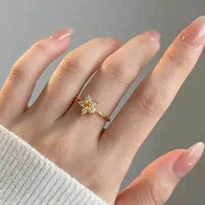Cincin Berlian Cincin Wanita Cincin Emas Cincin Titanium Anti Karat Anti Luntur