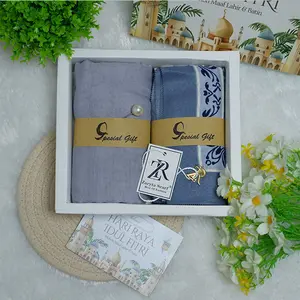Hampers dua hijab segi empat zarita motif dan polos senada