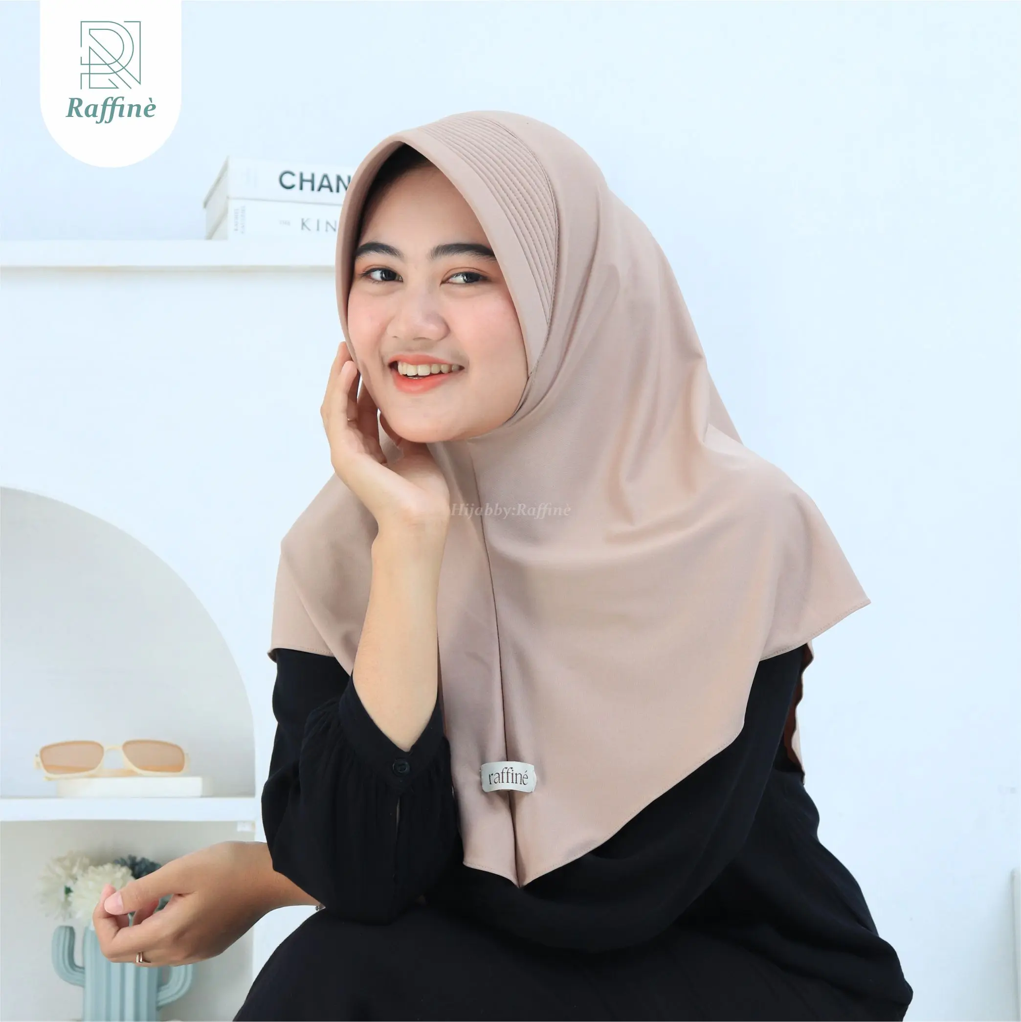 Bergo Instan Hijab Daily Pad Tebal Jersey Kerudung Muslim Size M by raffine