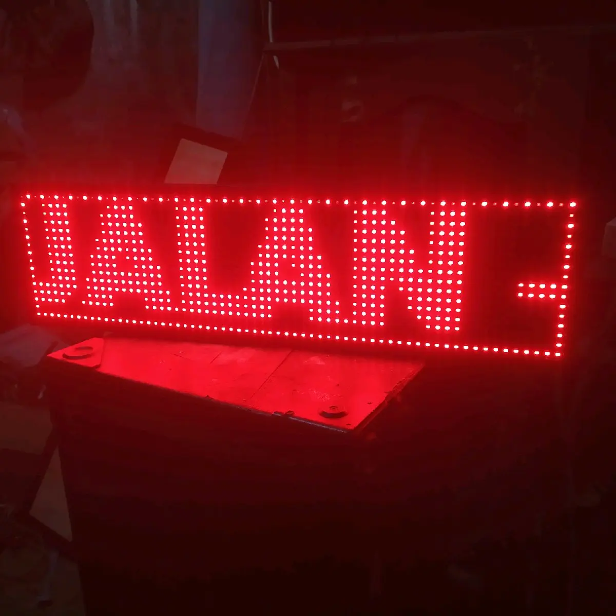 RUNNING TEXT 1 WARNA BISA DI EDIT DARI HP Aluminium