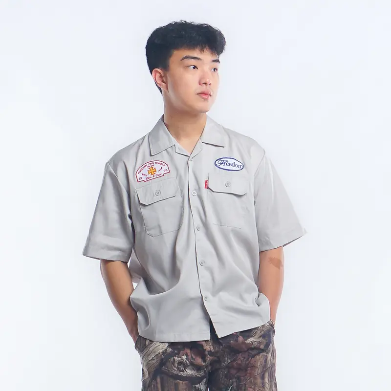 Kemeja Kerja Workshirt Boxy Freedom FRDM dengan Desain Bordir Pria 8